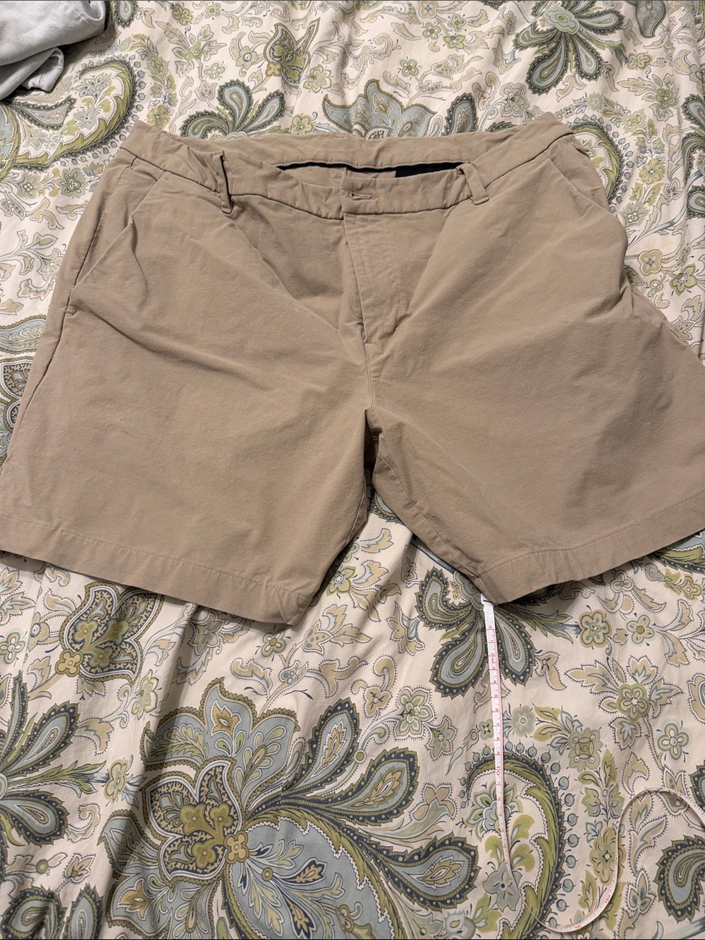 lululemon athletica Women's Khaki/Tan Stretch Shorts